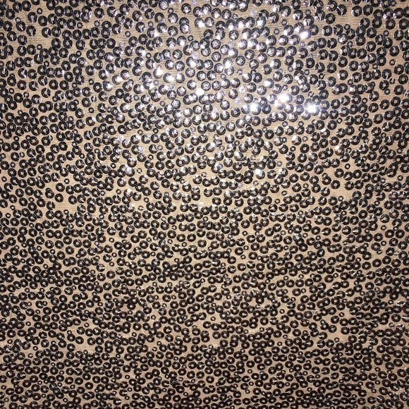 Michael Kors sequin scoop neck top. - Picture 3 of 6